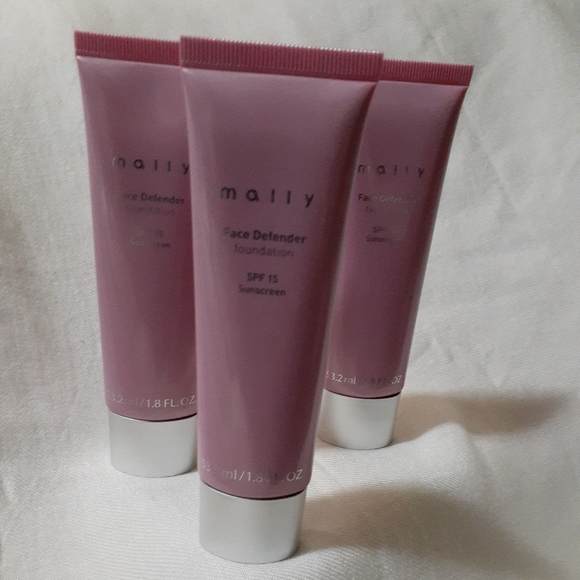 LADIES MAKEUP - Picture 2 of 3